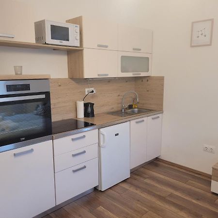 Rose Apartment Печ Екстер'єр фото