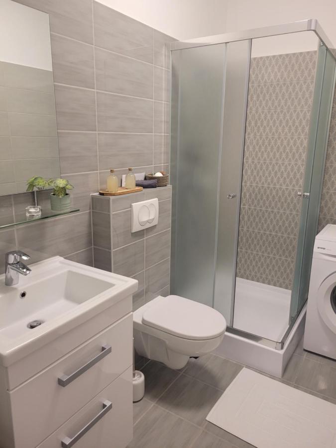 Rose Apartment Печ Екстер'єр фото