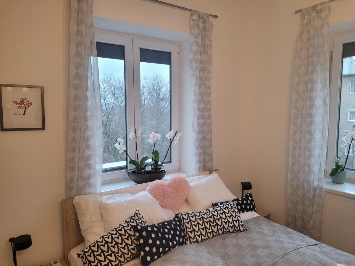 Rose Apartment Печ Екстер'єр фото