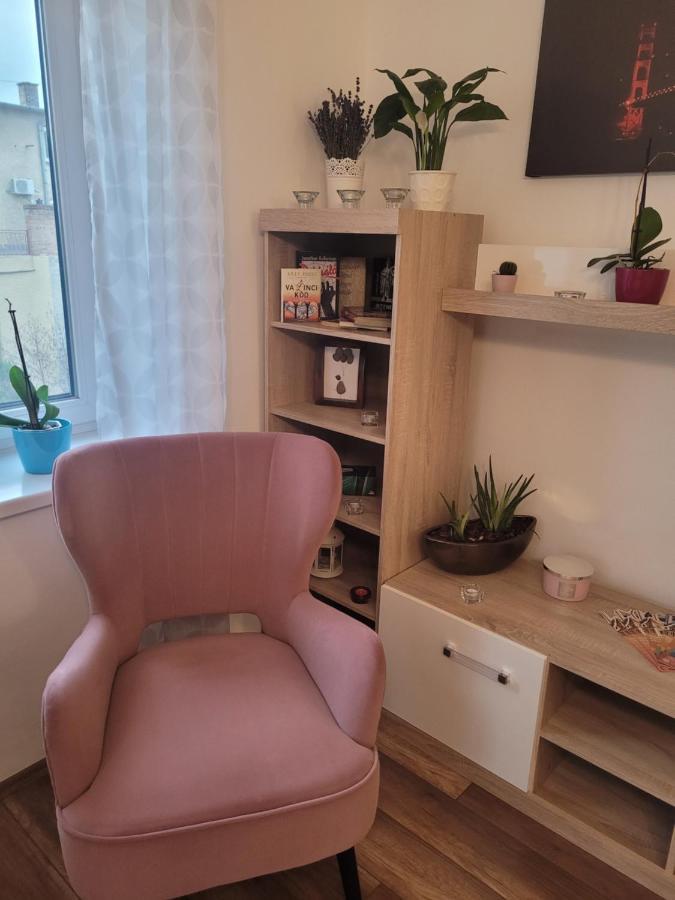 Rose Apartment Печ Екстер'єр фото